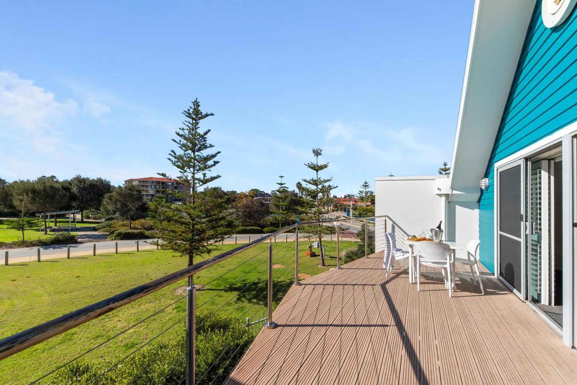 Resort Seashells 4*